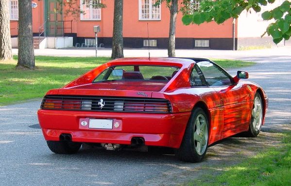 Ferrari 348 med duobandsantenn 2m/70 cm